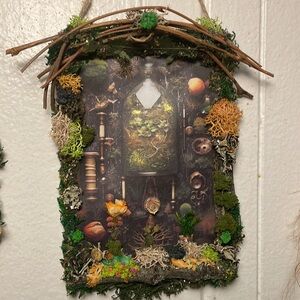 Nature-Inspired Wall Hanging - handcrafted border magic Moss dried flower